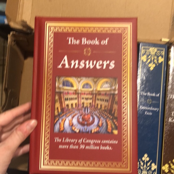 Set of Six interesting fact books. - Picture 2 of 14